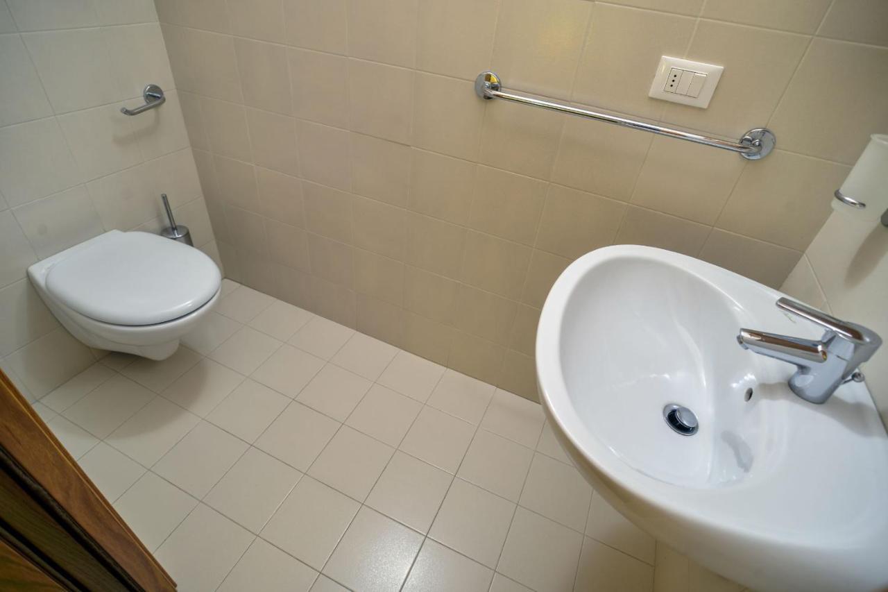 Res.Albare/Solaria Apt.Solandra Mezzana  Exterior photo